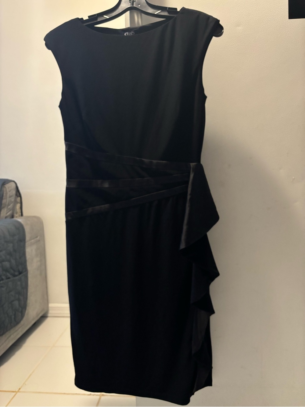 Chaps Black Sleeveless Midi Dress with Side Ruffleoffice dress